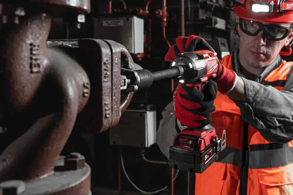 Гайкокрут акумуляторний 1/2" MILWAUKEE, M18 FMTIW2F12-0, 881Нм (+ак., M18 B5 (5Aг)) Одеса - фото 8