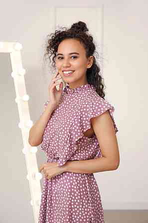 Платье в горошек с воланами 