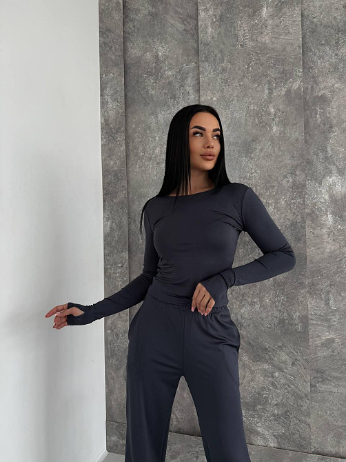 Женский базовый костюм тройка: лонгслив, футболка и штаны микродайвинг Графит Одесса - изображение 3