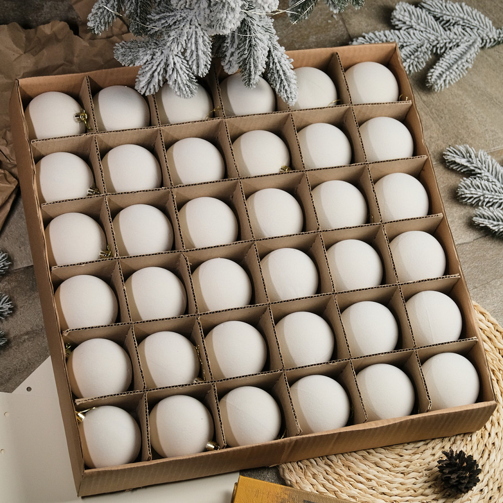 Набор новогодних игрушек на елку «Бархат» 18 шт D-8 см Белый елочные игрушки шарики украшения Киев - изображение 1