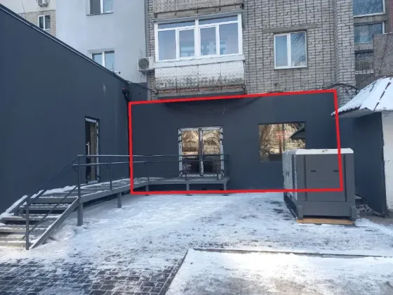 Помещение на красной линии. 107 м2, без ремонта (готовы давать каникулы, возможно уложатся в ремонт) Днепр