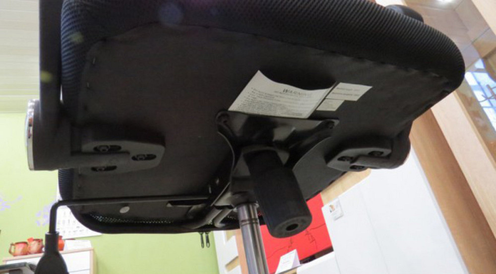 Крісло поворотне Q-025 чорне Киев - изображение 11