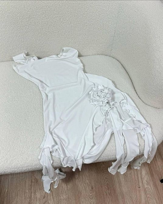 Женское стильное вечернее платье из микродайвинга Белый Одесса - изображение 2