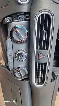 Центральні дефлектори повітря (середні повітроводи) на Hyundai Elantra 2011-2015. Київ