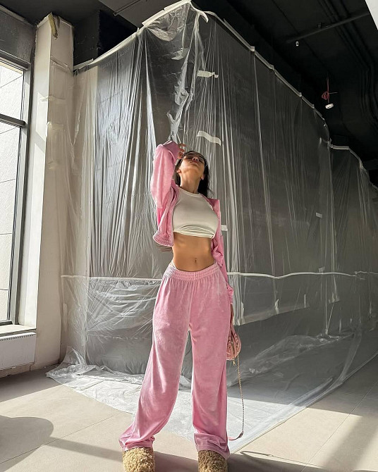 Женский стильный костюм двойка кофта с вышивкой и штаны велюр Розовый, 46/48 Одесса - изображение 7