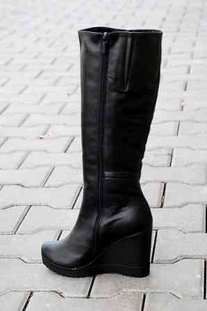 Чоботи жіночі ARLETT чорні натуральна шкіра зима висота 35 см обхват 36-38 см танкетка 9 см (16 Коломыя