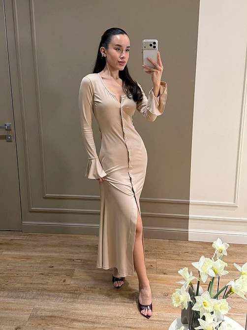 Женское стильное элегантное платье в длине макси микродайвинг Бежевый, 42/44 Одесса - изображение 1