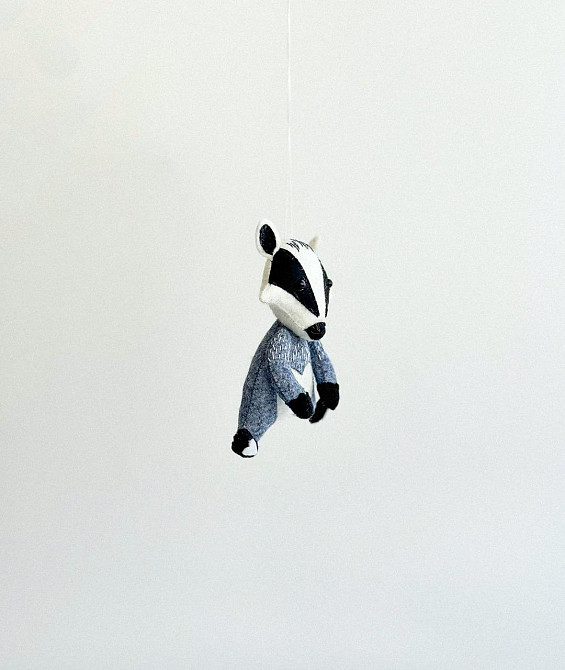 М’яка фетрова іграшка барсук ручної роботи – безпечна розвиваюча іграшка Київ - фото 2