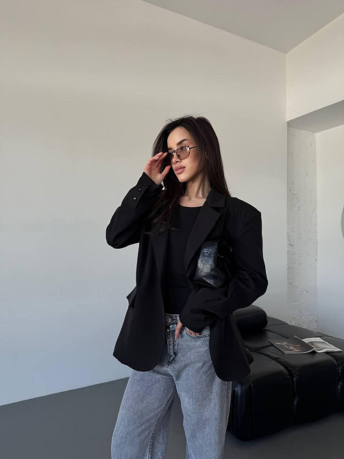Женский классический оверсайз пиджак на подкладке костюмка Черный, 46/48 Одесса - изображение 4