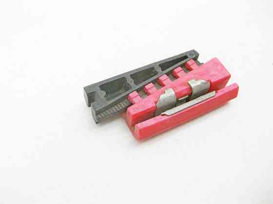 Mercedes-Benz  A2196900414 Кріпильна пластина на даху для водовідвідного молдингу CLS C219 Одесса