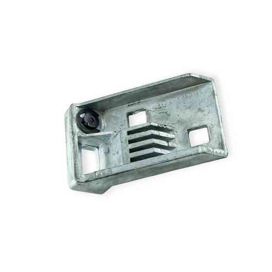 Планка славута нижня (з пласт втулкою біла) багажника Мукачево