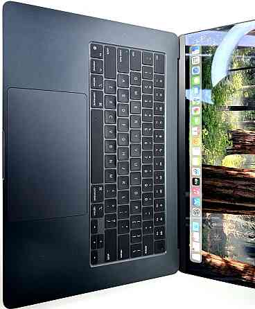 Apple MacBook Air 15.3” (2024) M3 / 8GB / SSD 256GB / macOS Sequoia . Київ