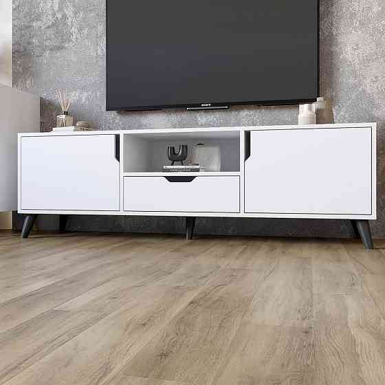 Тумба под телевизор с черными ножками М-ЗОН Борн 1600 Нимфея Альба (белый) (MZN-031086) Львов