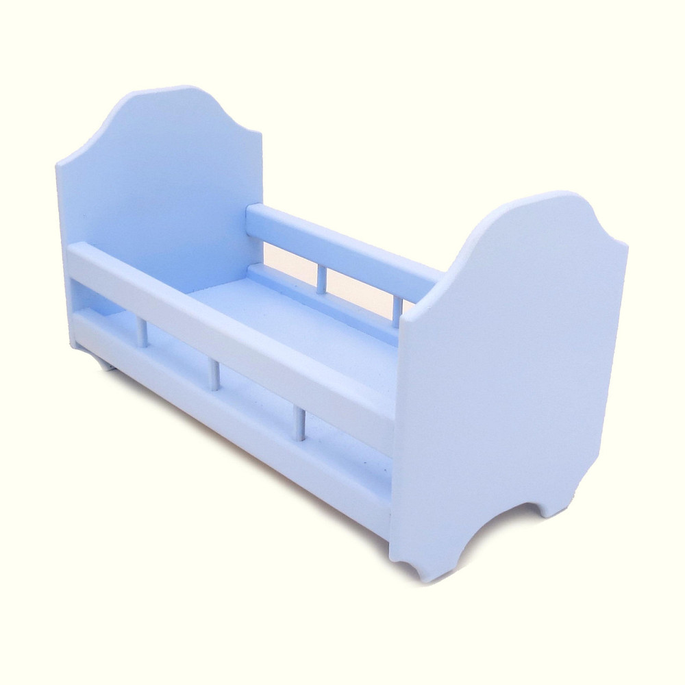 Кровать для кукол 