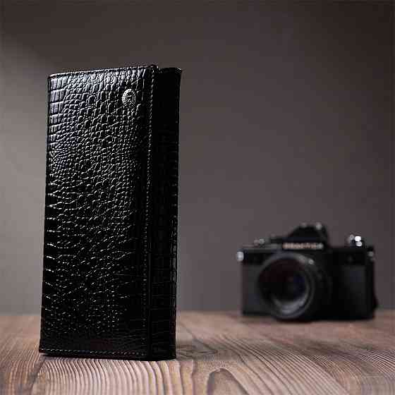 Женский лакированный кошелек с фактурой под рептилию из натуральной кожи ST Leather 22718 Черный Киев