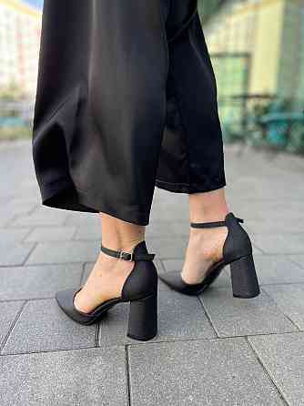 Seastar Чорні босоніжки літні жіночі на підборах із закритим носком, з еко-шкіри з напиленням S Киев