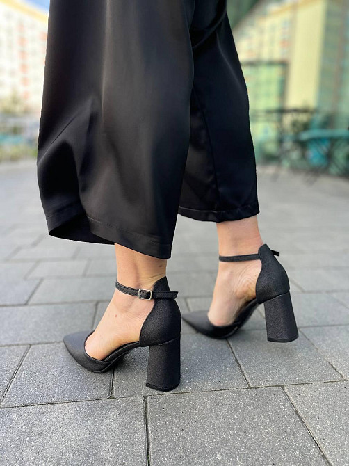 Seastar Чорні босоніжки літні жіночі на підборах із закритим носком, з еко-шкіри з напиленням S Киев - изображение 6