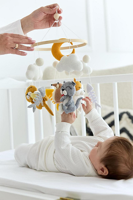 Дитячий мобіль на ліжечко для немовлят WoollyFox "Сонні кошенята і мишка" Київ - фото 2