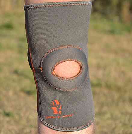 Наколінник MadMax MFA-297 Knee Support with Patella Stabilizer Dark Grey/Orange XL Киев