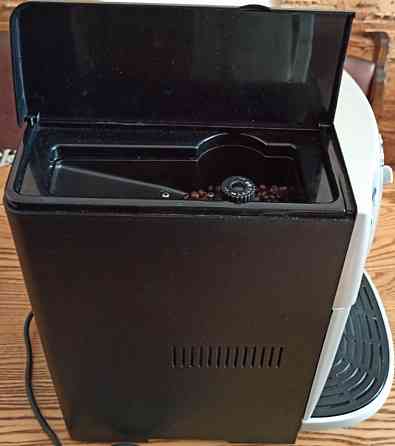 Кавомашина: Delonghi Magnifica 4300. Харків