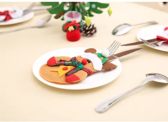 Новогодний чехол для столовых приборов Мишка 10 на 13 см разноцветный Киев