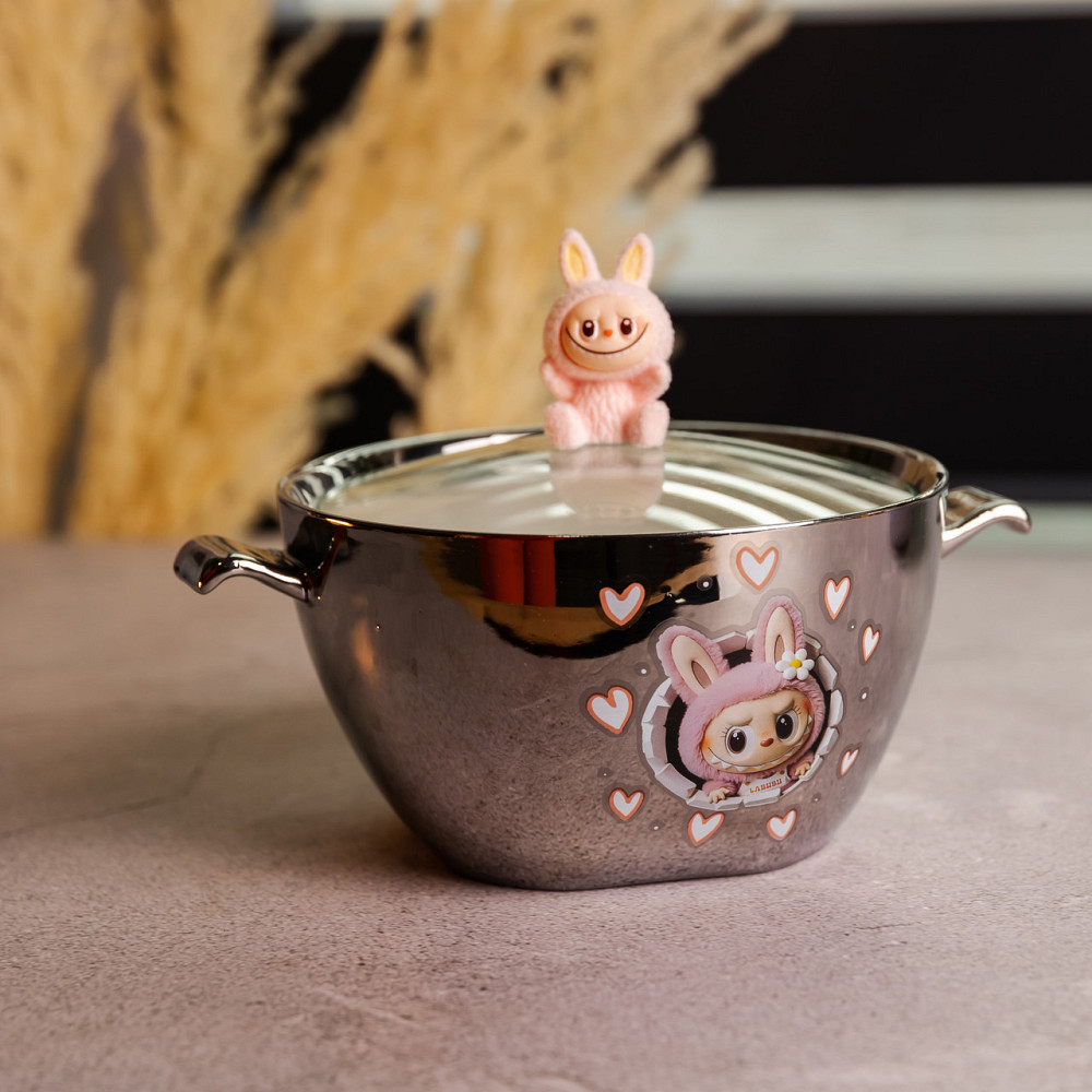 Yiwu Бульйонниця порцелянова Labubu з кришкою та ручками 800 (мл) Ø15 (см) дитяча тарілка для с Коломия - фото 2