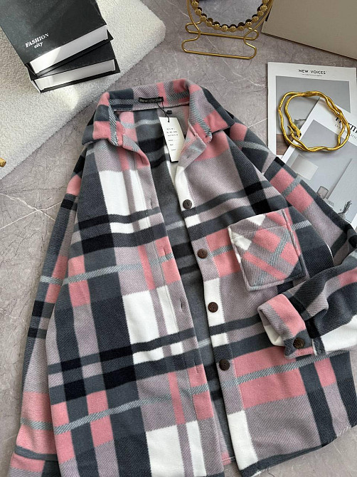 Женская теплая рубашка оверсайз в клетку на пуговицах турецкий флис Розовый Одесса - изображение 5