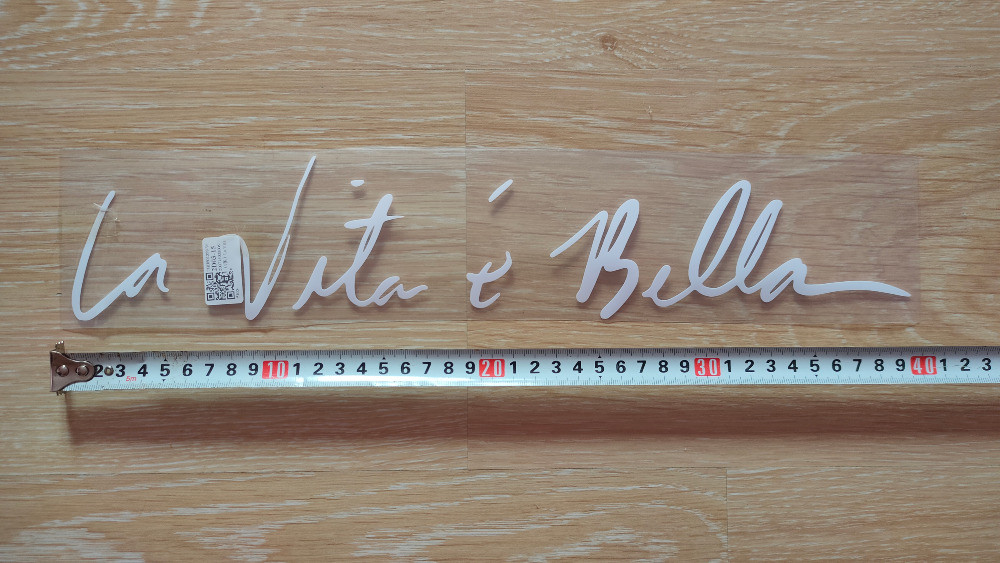 Стикер на авто La Vita E Bella Життя прекрасне Бе Київ - фото 1