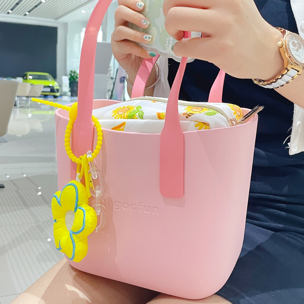 Сумка жіноча шопер силіконова на плече водонепроникна сумочка з підкладкою на блискавці Fungoofun, рожева Кам'янець-Подільський - фото 7