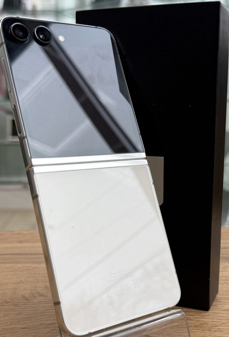 Смартфон Samsung Flip 5 256Gb. Cream. Харків - фото 6