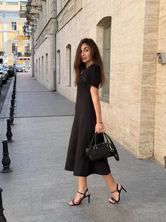 Стильне жіноче плаття з відрізною талією та спідницею сонце-кльош. Одеса