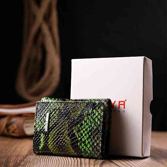 Лакированная визитница из натуральной фактурной кожи под змею Зеленый (KARYA) Киев