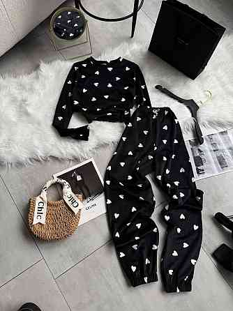 Жіноча стильна принтована домашня піжама з плюшевого велюру Чорний Одеса