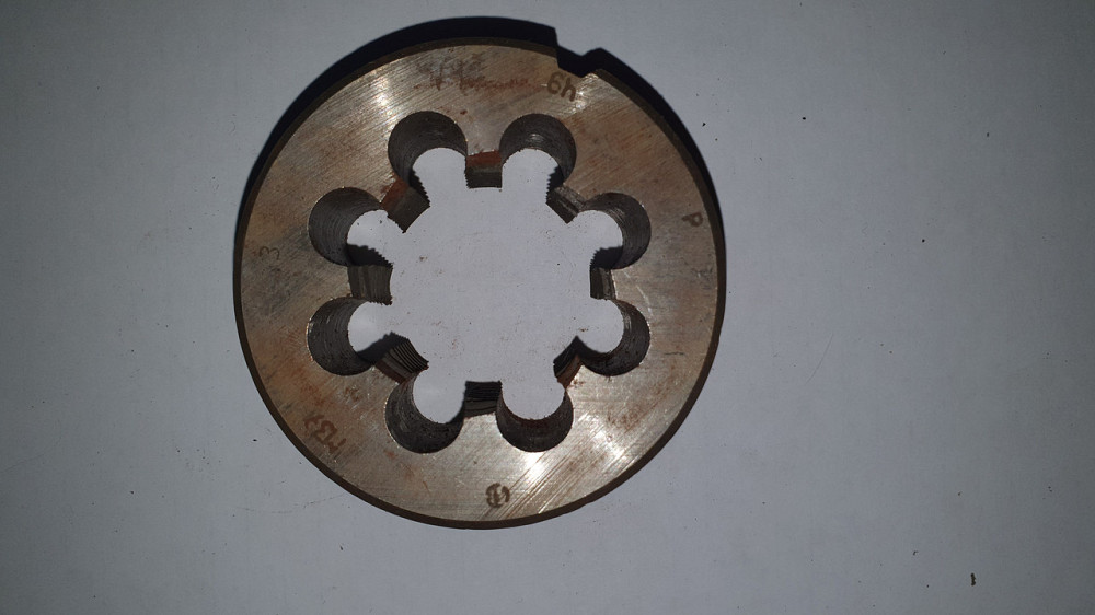 Плашка (лерка) метрическая М36х3. СССР. Харьков - изображение 1