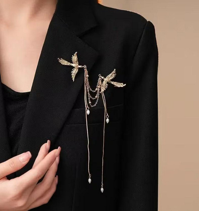 Брошка з птахами та ланцюжками – стильна золотиста прикраса Київ - фото 1