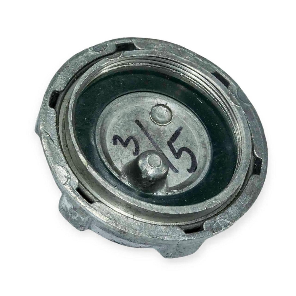 Кришка бака 2101-2107, 2121-21214, ЗАЗ 1102 Таврія з кодом (кришка бензобака) паливного Мукачево - фото 1