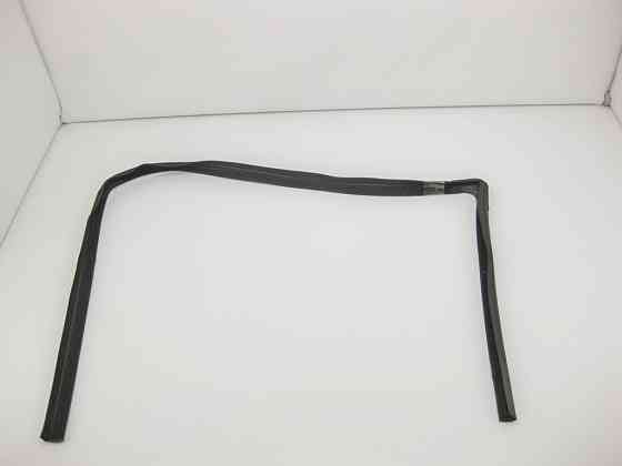 Mercedes-Benz  A1647250325 Ущільнювач опускного скла передніх лівих дверей ML W164 GL X164 Одеса