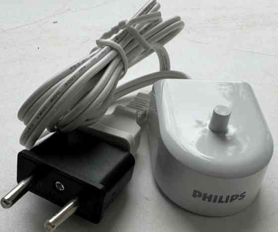 Зарядное устройство: Phillips. Киев