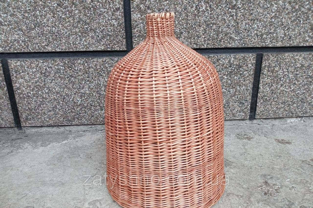 Світильник плетений із лози у кафе Київ - фото 4