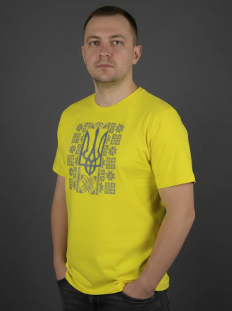 Чоловіча Патріотична вишиванка з великим Тризубом Київ