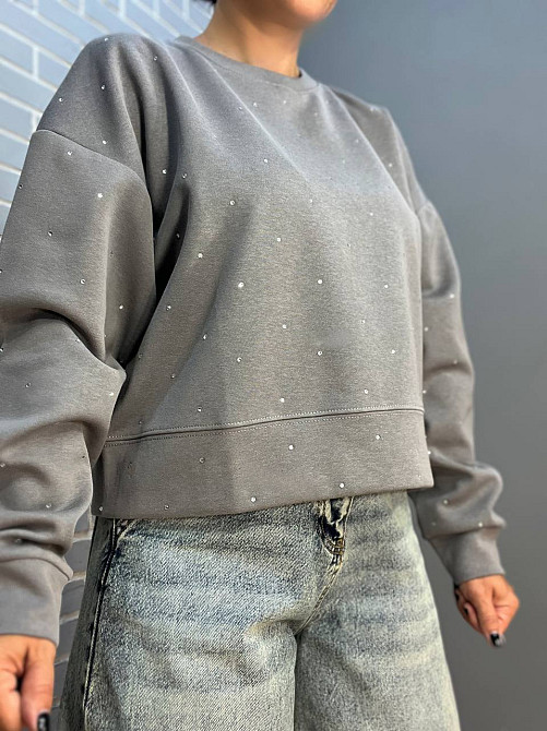 Світшот жіночий W 2950 широкий розсип камінців one size, сірий, one size Київ - фото 13