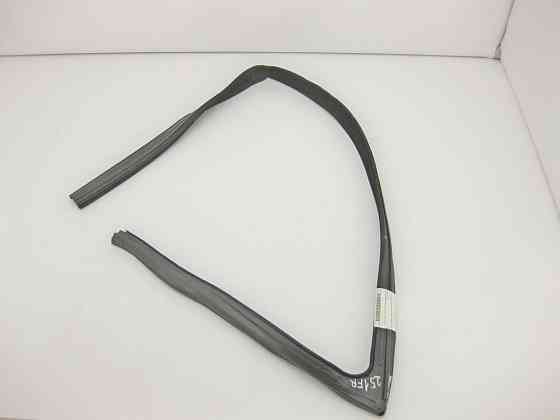 Mercedes-Benz  A2517250225 Ущільнювач опускного скла передніх правих дверей R-Class W251 Одеса