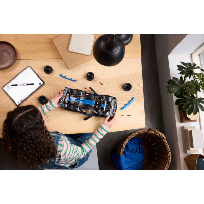 Конструктор LEGO Technic Автомобіль для перегонів Porsche GT4 e-Performance (42176) Вінниця - фото 4