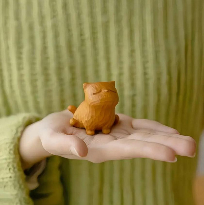 Деревянная фигурка кота из самшита. Современный, игривый и милый оберег в виде кота. Киев - изображение 1