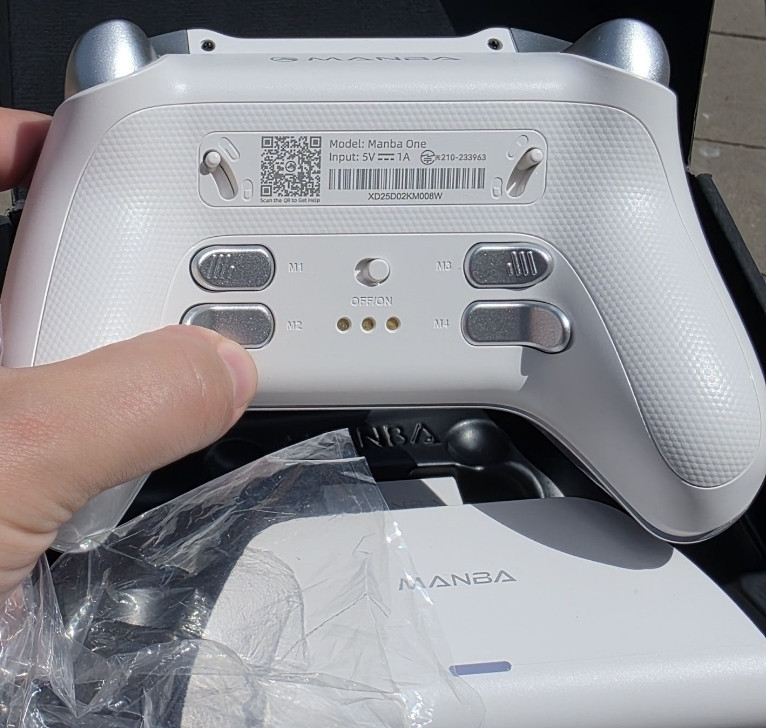 Беспроводной геймпад Manba One с дисплеем, RGB-подсветкой и док-стан. Харьков - изображение 2