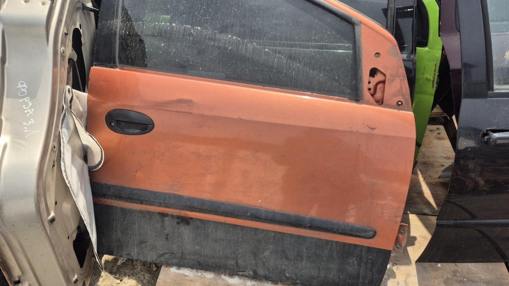 Передня права дверка в зборі Чері Кімо Київ - фото 1