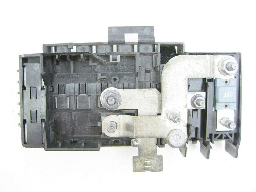 Mercedes-Benz  A2465400950 Блок силових запобіжників під капотом праворуч CLA C117 CLA Shooting Brake X117 GLA X156 B-class W242 Одесса - изображение 4