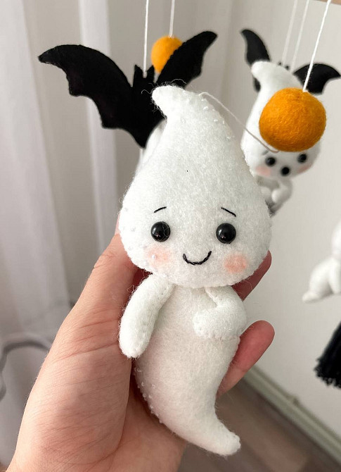 Дитячий мобіль на ліжечко для немовлят ручної роботи WooolyWool «Веселі привиди» Київ - фото 10