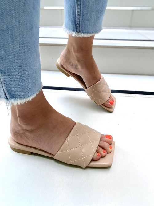 Stilli Модні шльопанці жіночі, штучна шкіра, бежеві на низькому ходу STILLI L109-2 р. 36, 37, 3 Коломыя - изображение 2