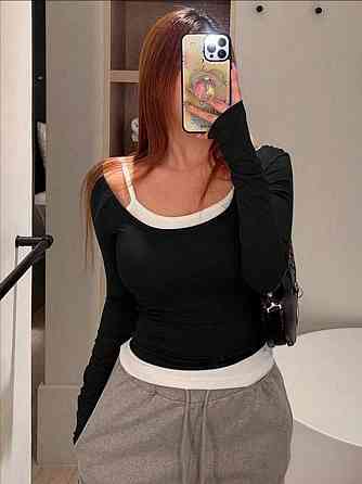 Жіночий базовий лонгслів  2в1 с комбінованим та спокусливим вирізом Одеса